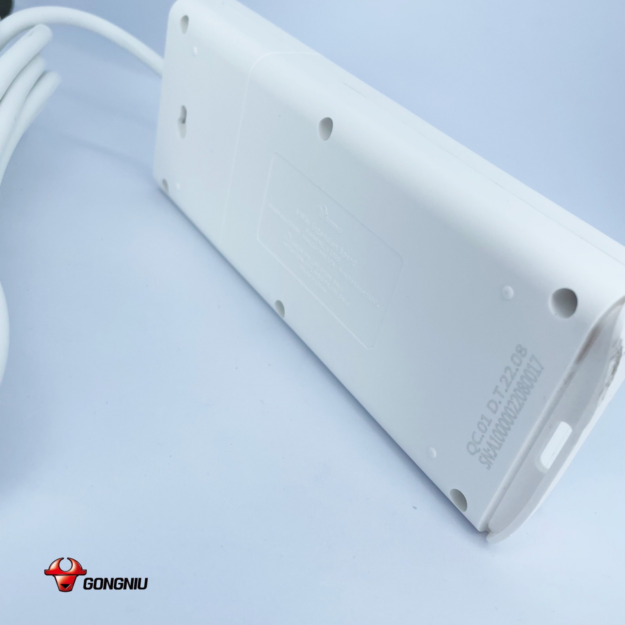Ổ Cắm Điện Chống Cháy GONEO Đa Năng 6 Ổ 1 Công Tắc 2500W – V1060