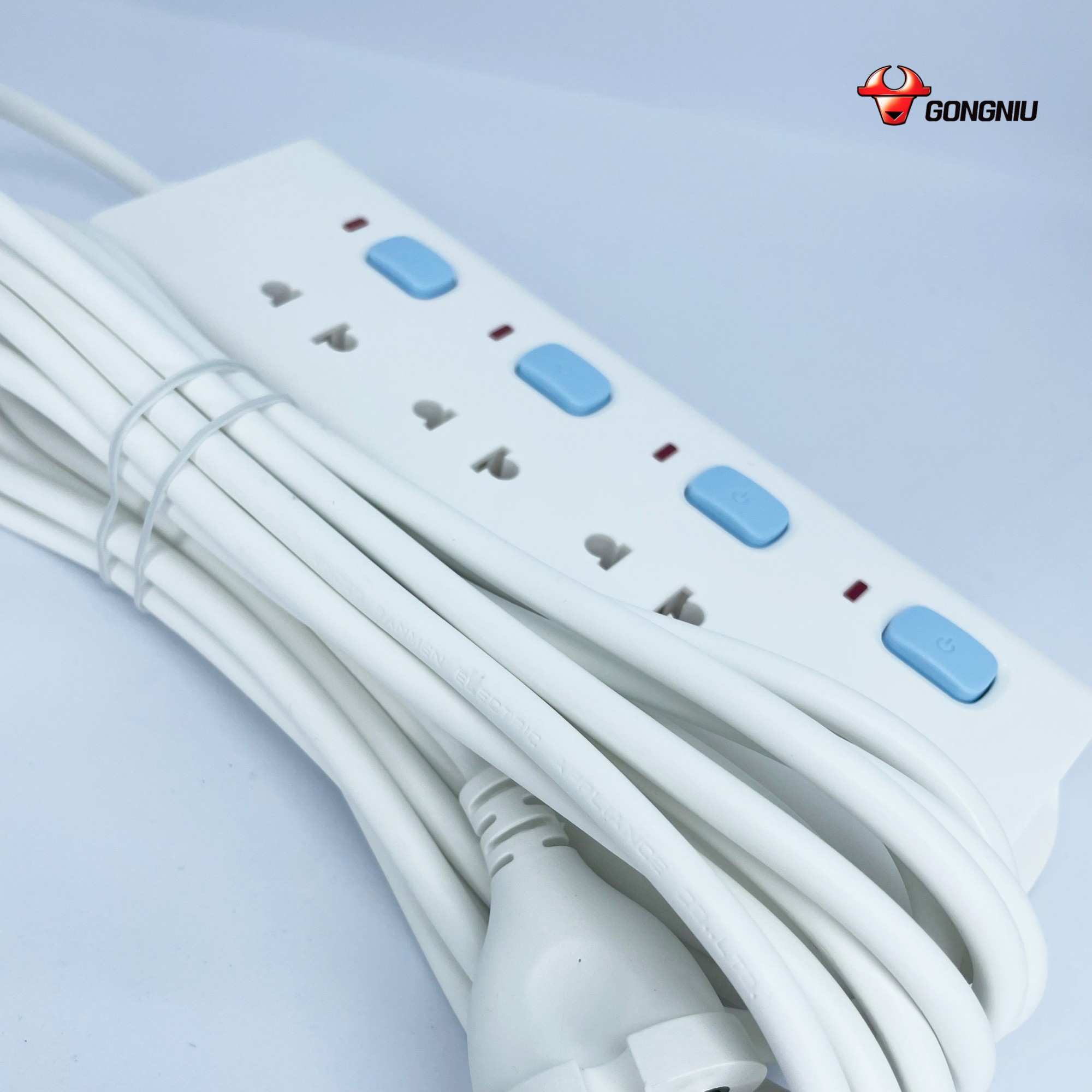 Ổ Cắm Điện Gongniu Đa Năng 4 Ổ 4 Công Tắc 2500W – V3040