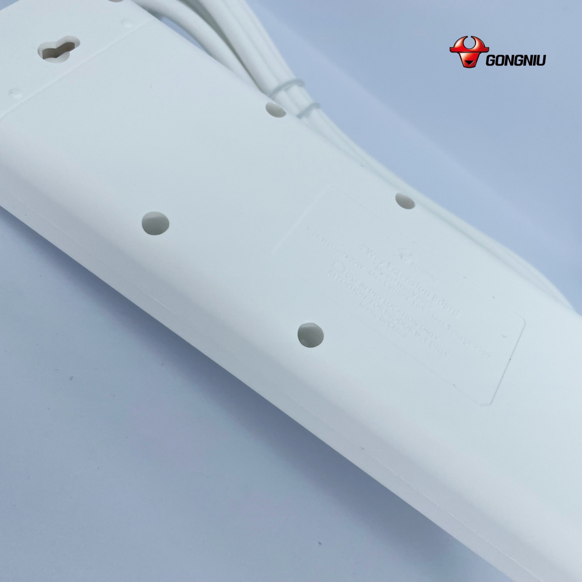 Ổ Cắm Điện Gongniu Đa Năng 4 Ổ 4 Công Tắc 2500W – V3040