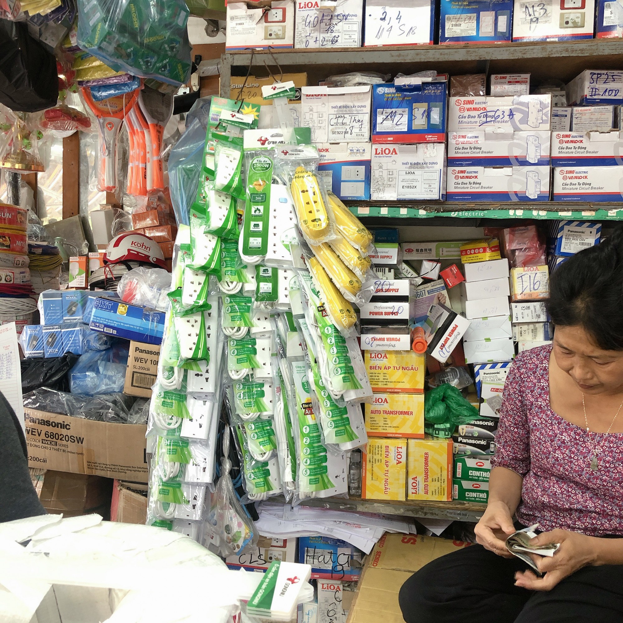 [MẸO NHỎ GONGNIU VIETNAM] - Kỹ Năng Trưng Bày Hàng Hóa Ai Cũng Nên Biết 1