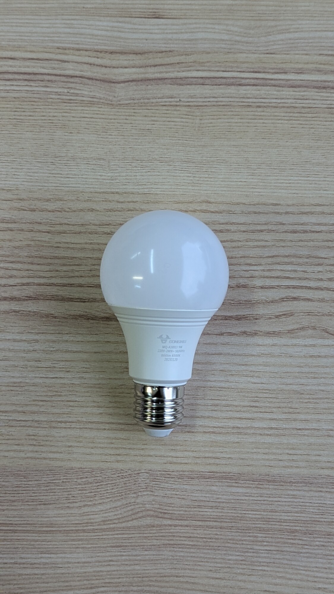 Bóng đèn LED Goneo MQ-A10911 – E27- Công suất 9W ( 6500K) 9
