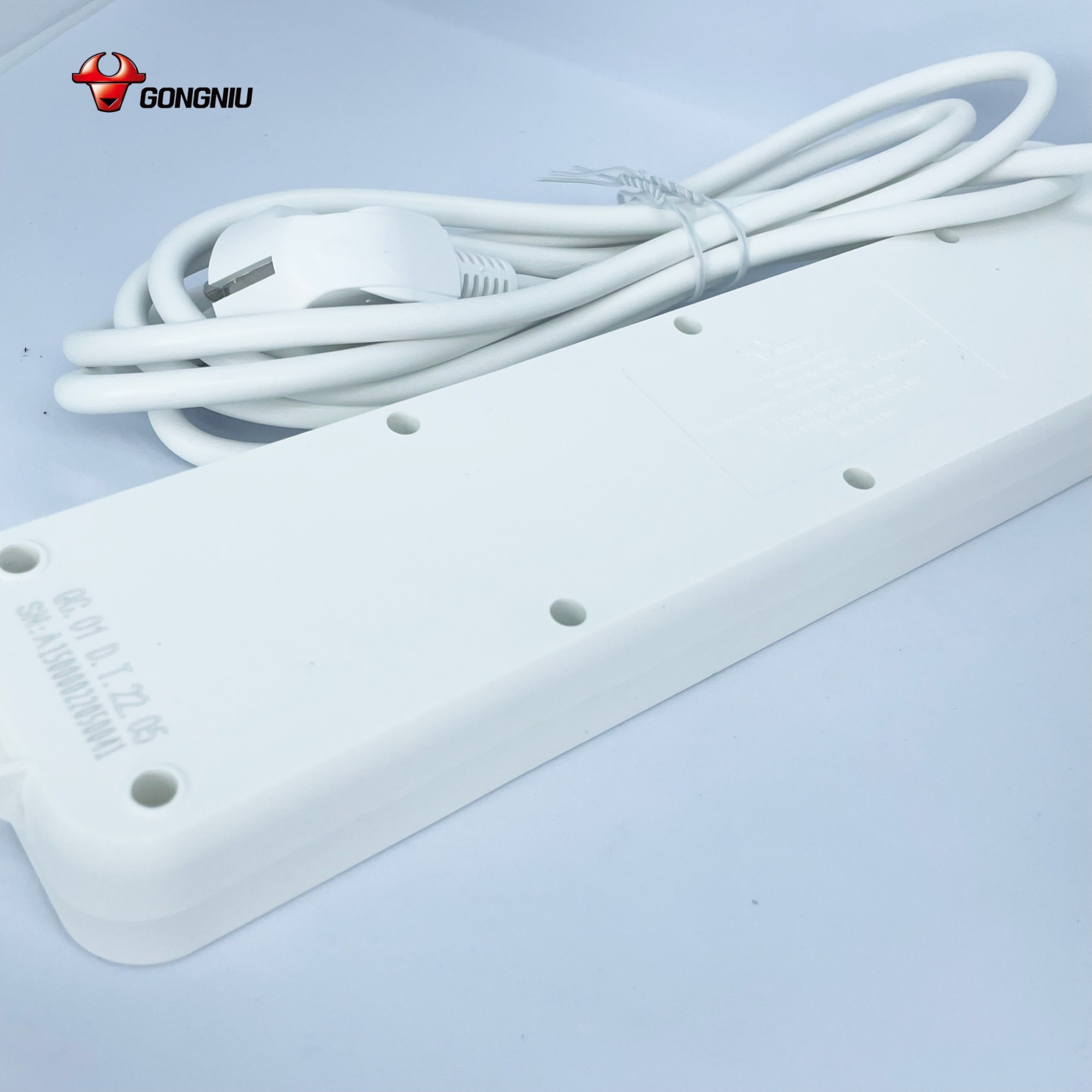 Ổ cắm điện Gongniu 5 ổ đa năng 1 công tắc – Chính hãng