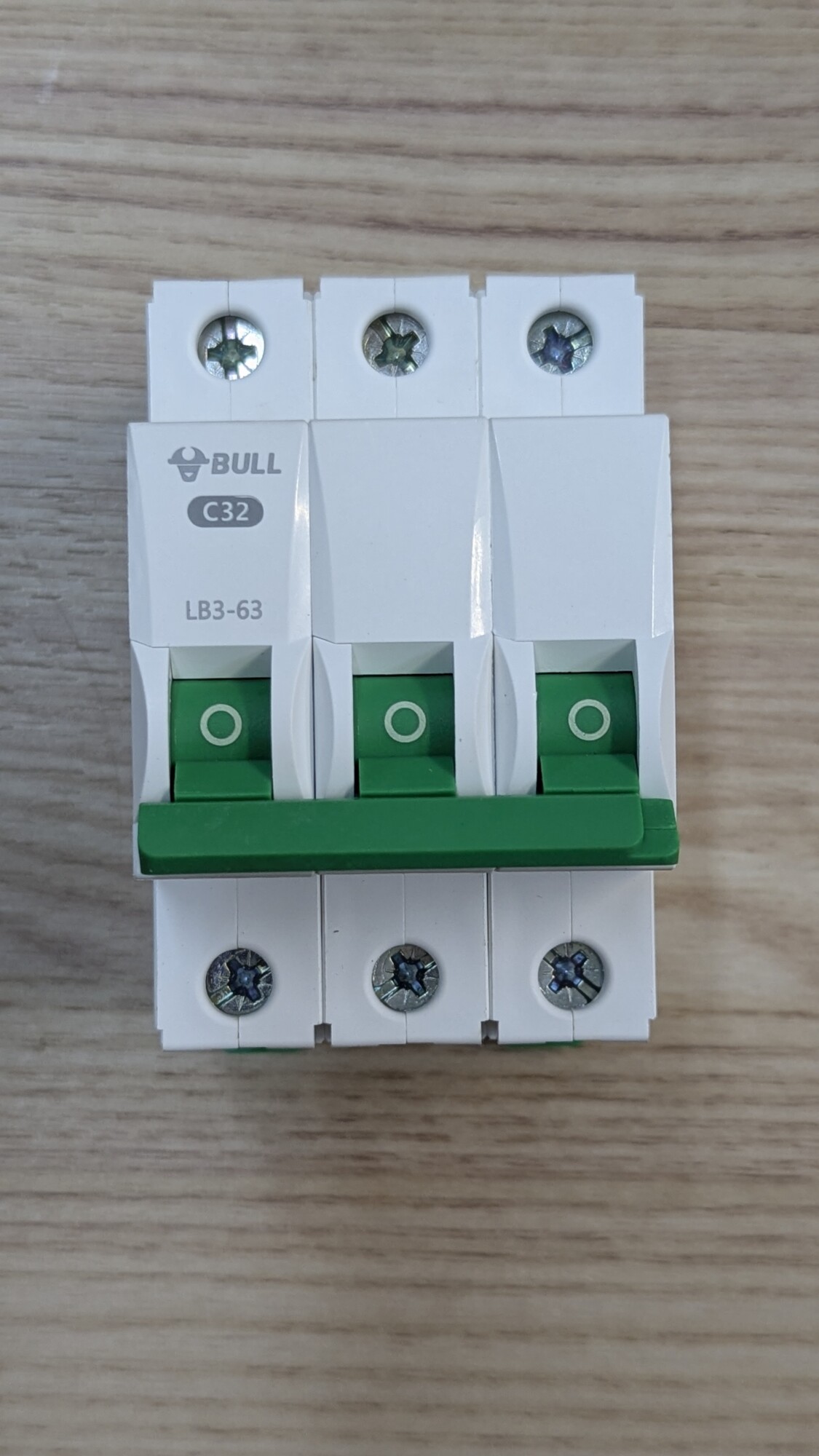Bộ ngắt mạch điện – Aptomat 3 pha Goneo - Chất lượng – Chính hãng 6