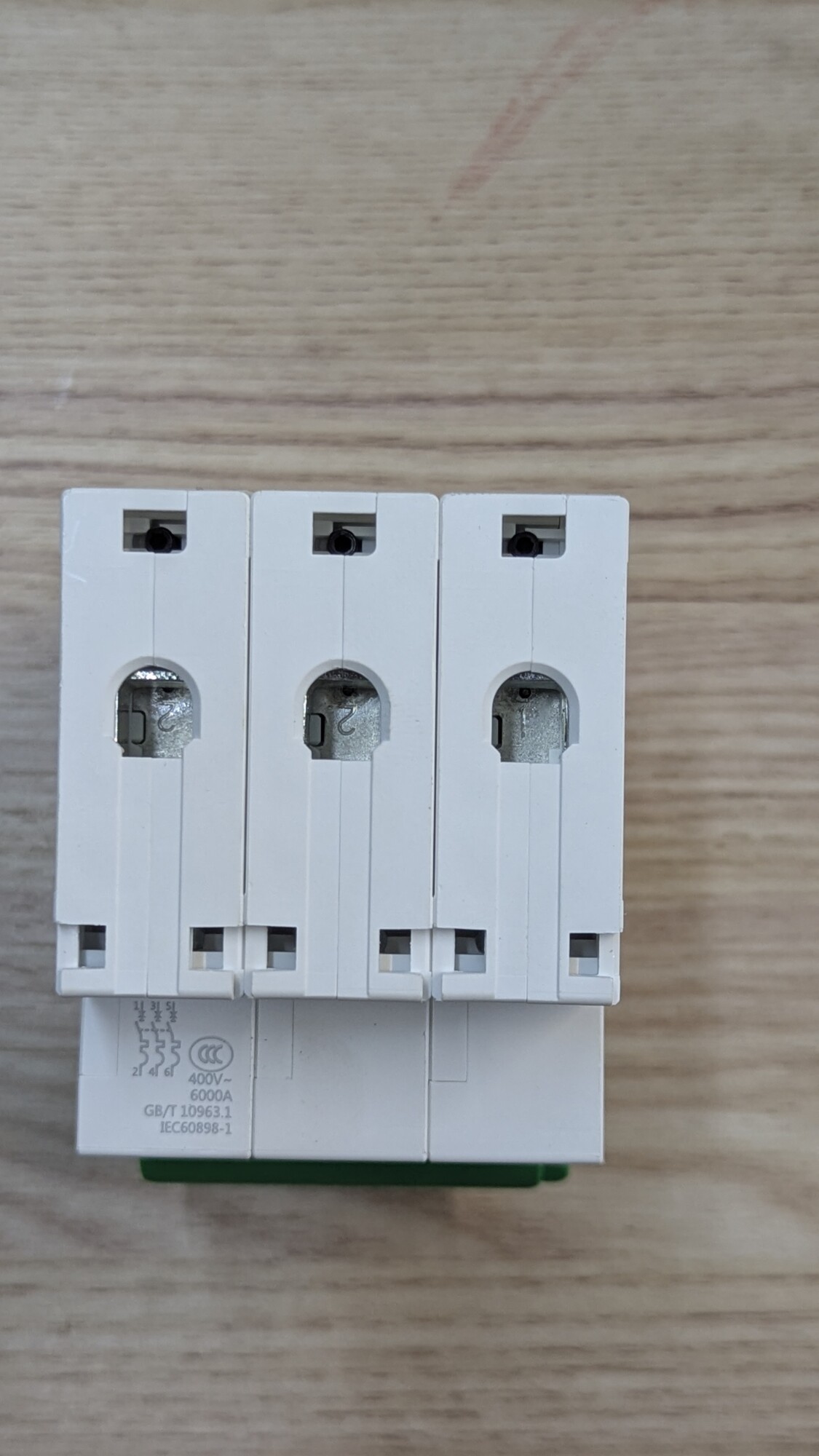 Bộ ngắt mạch điện – Aptomat 3 pha Goneo - Chất lượng – Chính hãng 7