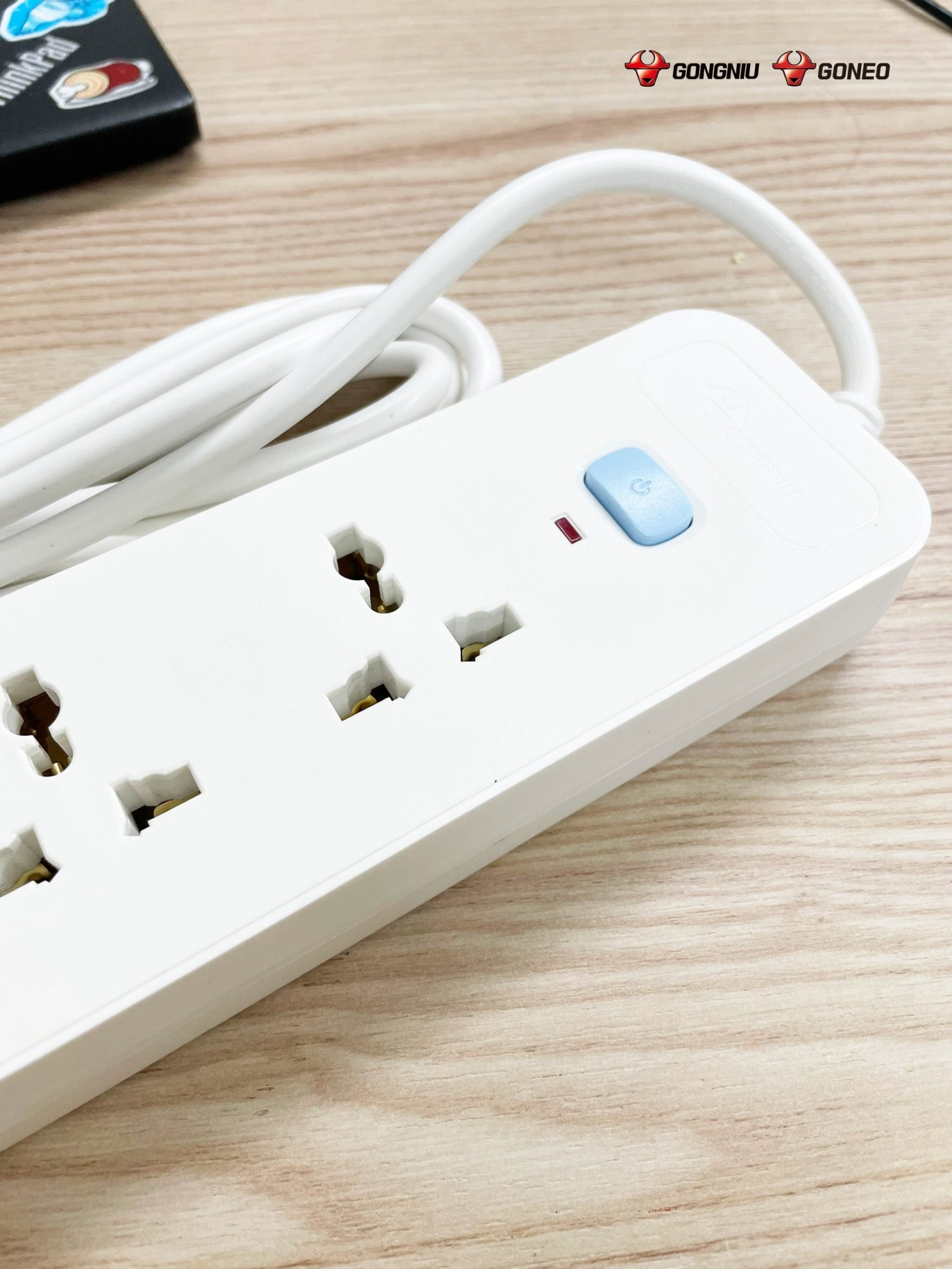 [NỘI SOI] KẾT CẤU Ổ CẮM CHỐNG CHÁY GONGNIU N1040 3