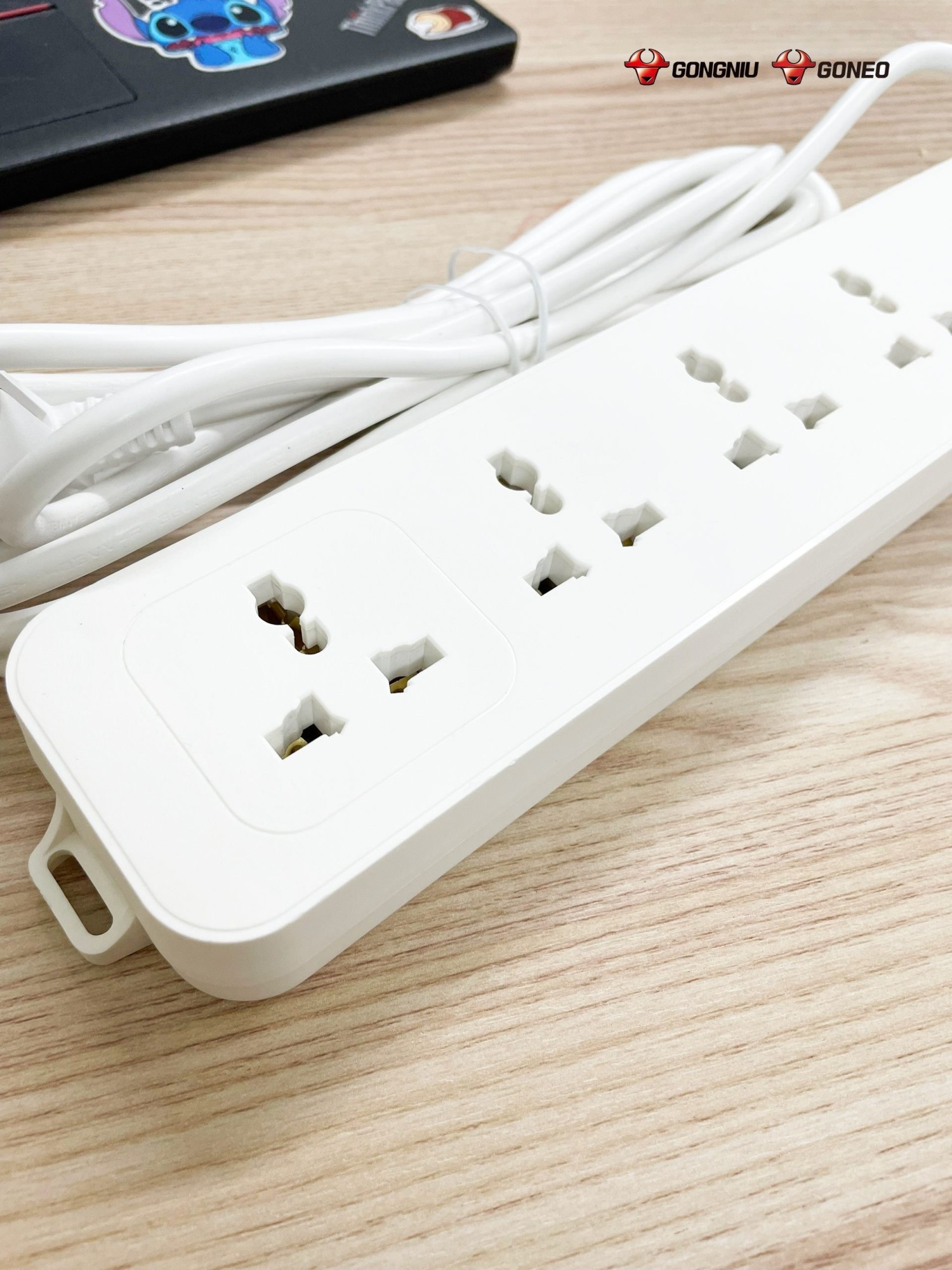[NỘI SOI] KẾT CẤU Ổ CẮM CHỐNG CHÁY GONGNIU N1040 2